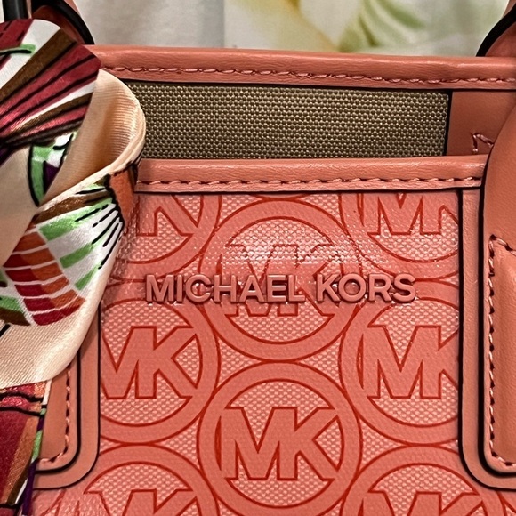 Michael Kors Coated Canvas Handbag Salmon Colored - Picture 15 of 15